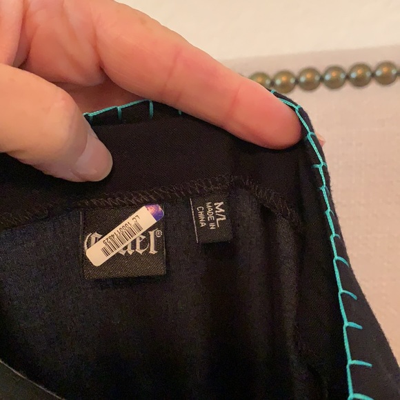 Cruel brand top - M/L - Picture 7 of 7